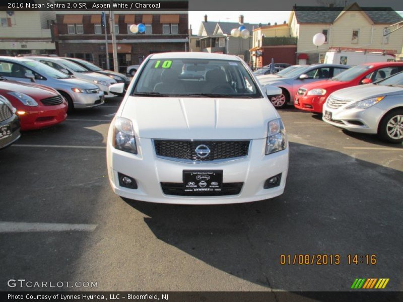 Aspen White / Charcoal 2010 Nissan Sentra 2.0 SR