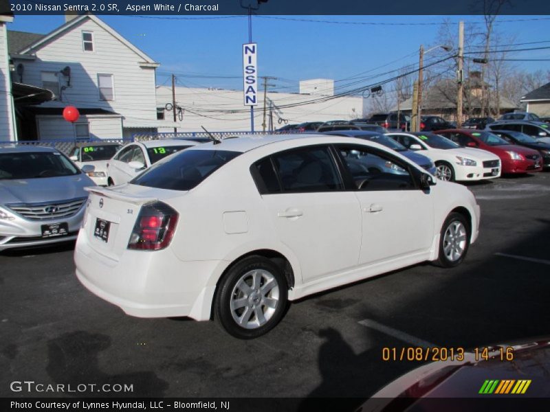 Aspen White / Charcoal 2010 Nissan Sentra 2.0 SR
