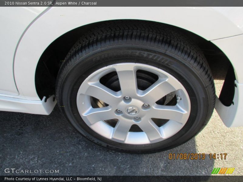 Aspen White / Charcoal 2010 Nissan Sentra 2.0 SR