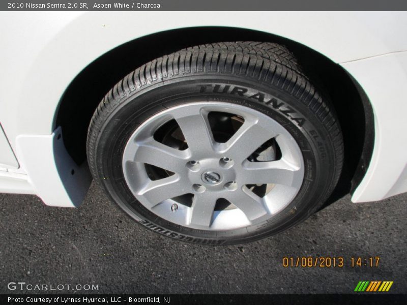 Aspen White / Charcoal 2010 Nissan Sentra 2.0 SR