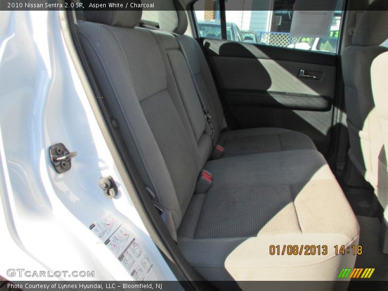 Aspen White / Charcoal 2010 Nissan Sentra 2.0 SR