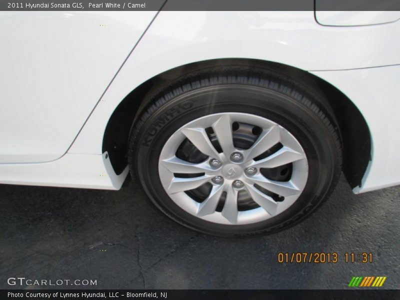 Pearl White / Camel 2011 Hyundai Sonata GLS