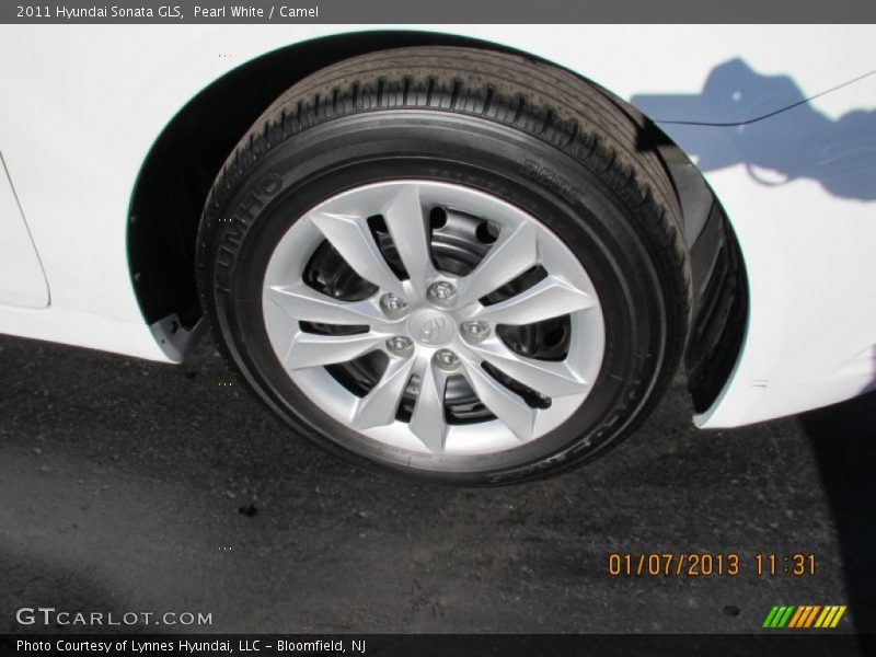 Pearl White / Camel 2011 Hyundai Sonata GLS
