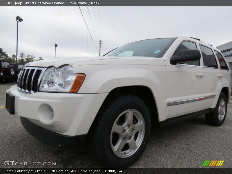 Front 3/4 View of 2006 Grand Cherokee Limited