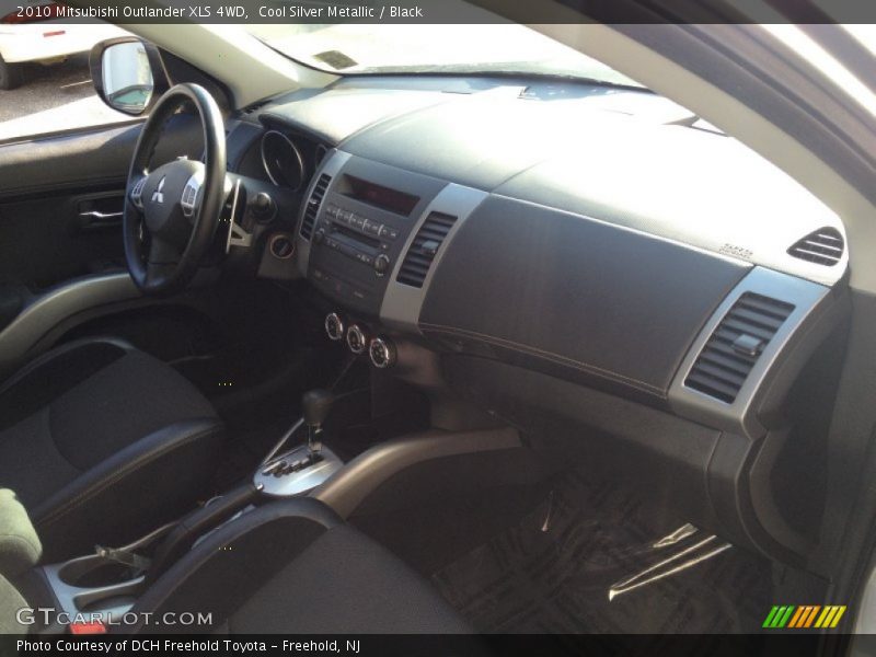 Cool Silver Metallic / Black 2010 Mitsubishi Outlander XLS 4WD