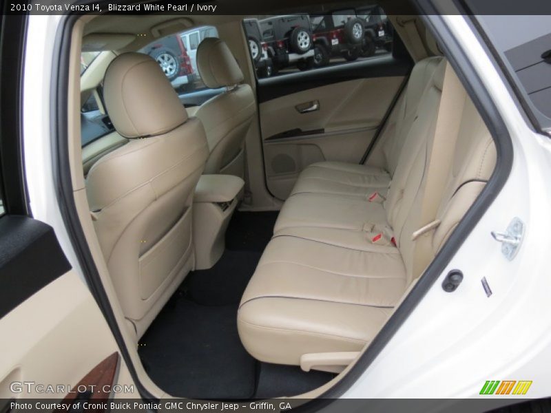Blizzard White Pearl / Ivory 2010 Toyota Venza I4