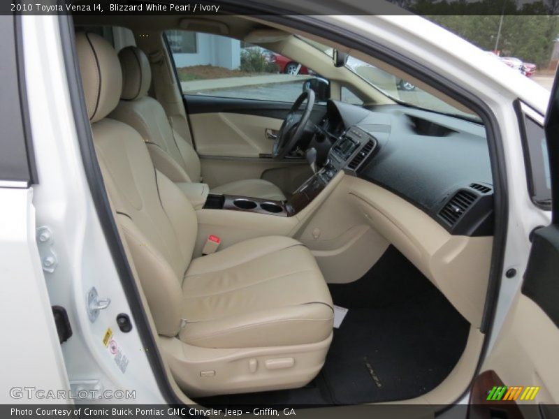 Blizzard White Pearl / Ivory 2010 Toyota Venza I4