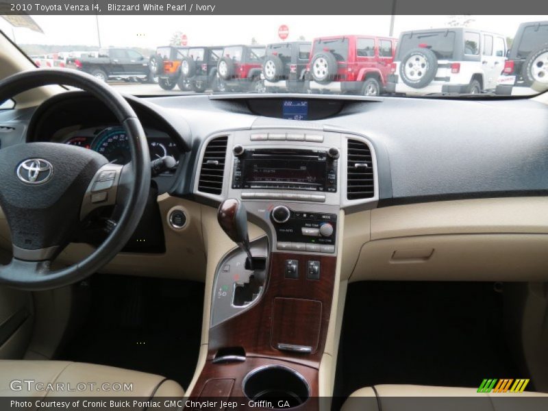 Blizzard White Pearl / Ivory 2010 Toyota Venza I4