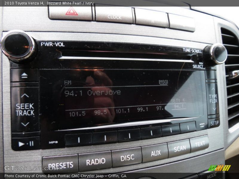 Blizzard White Pearl / Ivory 2010 Toyota Venza I4