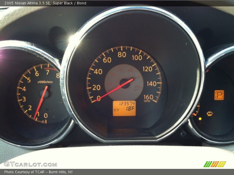 Super Black / Blond 2005 Nissan Altima 3.5 SE