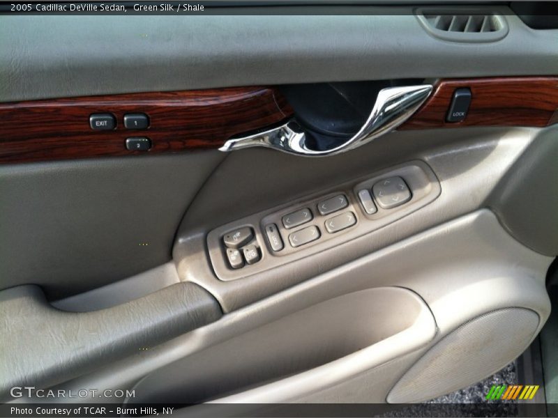 Green Silk / Shale 2005 Cadillac DeVille Sedan