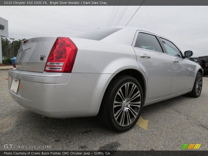 Bright Silver Metallic / Dark Slate Gray 2010 Chrysler 300 300S V6