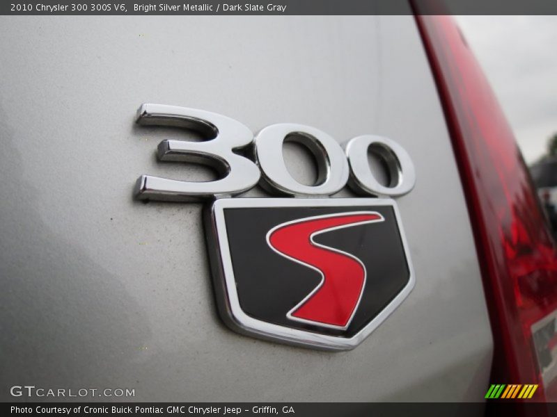 Bright Silver Metallic / Dark Slate Gray 2010 Chrysler 300 300S V6