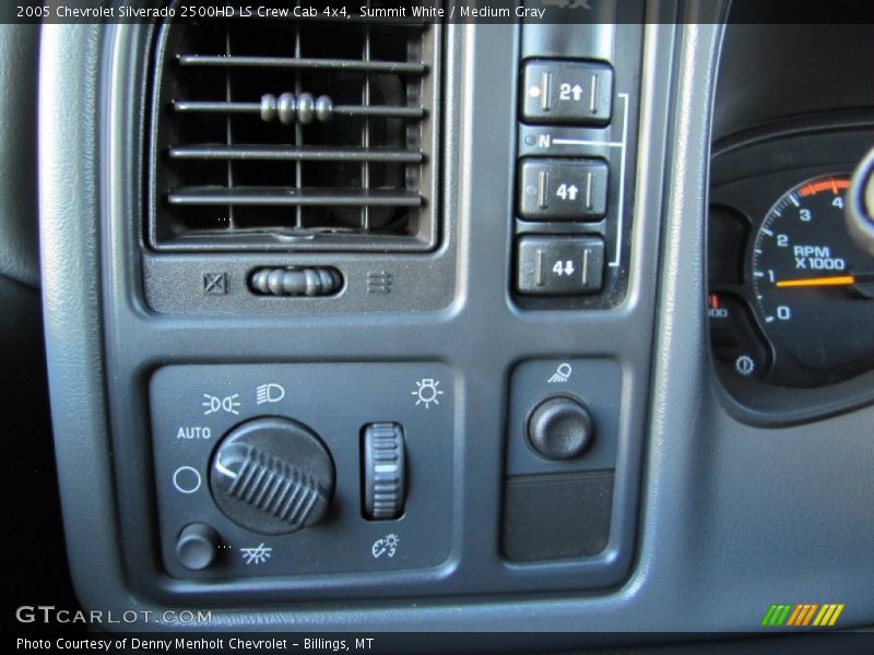 Summit White / Medium Gray 2005 Chevrolet Silverado 2500HD LS Crew Cab 4x4