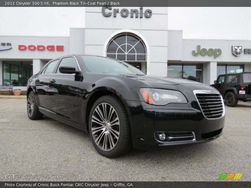 Phantom Black Tri-Coat Pearl / Black 2013 Chrysler 300 S V6
