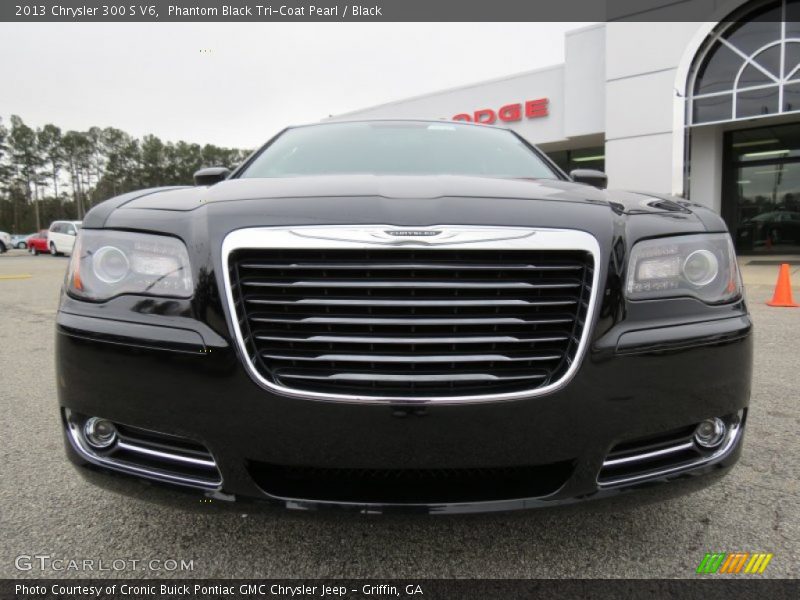 Phantom Black Tri-Coat Pearl / Black 2013 Chrysler 300 S V6