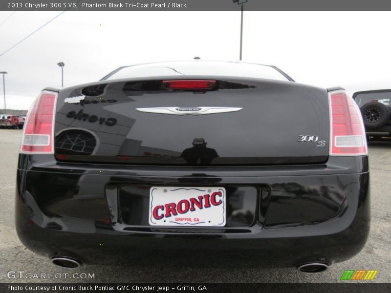 Phantom Black Tri-Coat Pearl / Black 2013 Chrysler 300 S V6