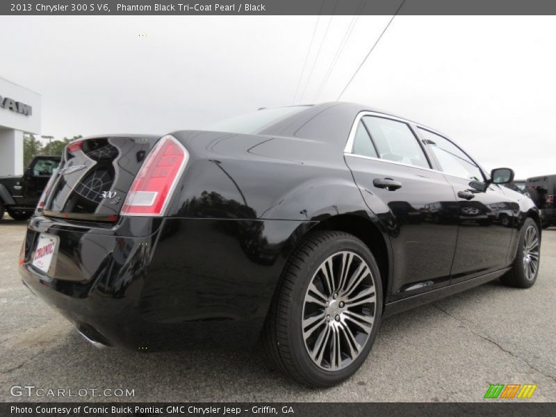 Phantom Black Tri-Coat Pearl / Black 2013 Chrysler 300 S V6