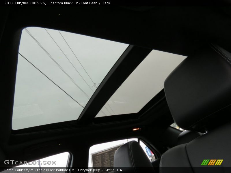 Phantom Black Tri-Coat Pearl / Black 2013 Chrysler 300 S V6
