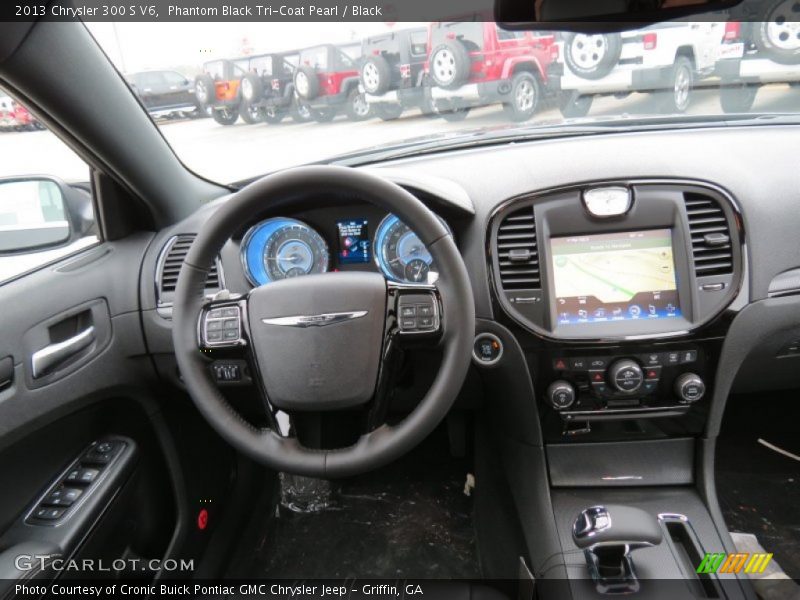Phantom Black Tri-Coat Pearl / Black 2013 Chrysler 300 S V6