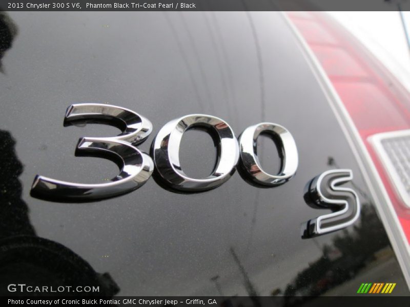  2013 300 S V6 Logo