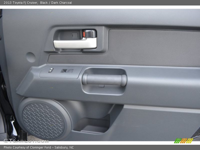 Door Panel of 2013 FJ Cruiser 
