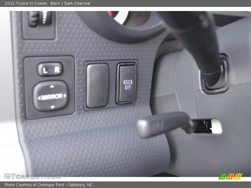 Controls of 2013 FJ Cruiser 