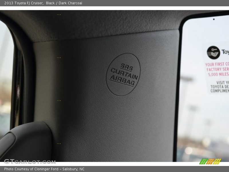 Black / Dark Charcoal 2013 Toyota FJ Cruiser