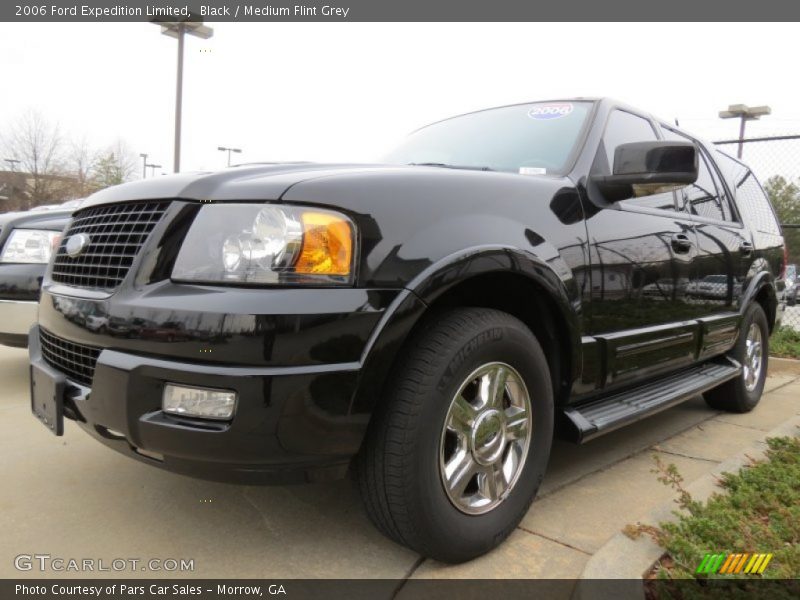 Front 3/4 View of 2006 Expedition Limited
