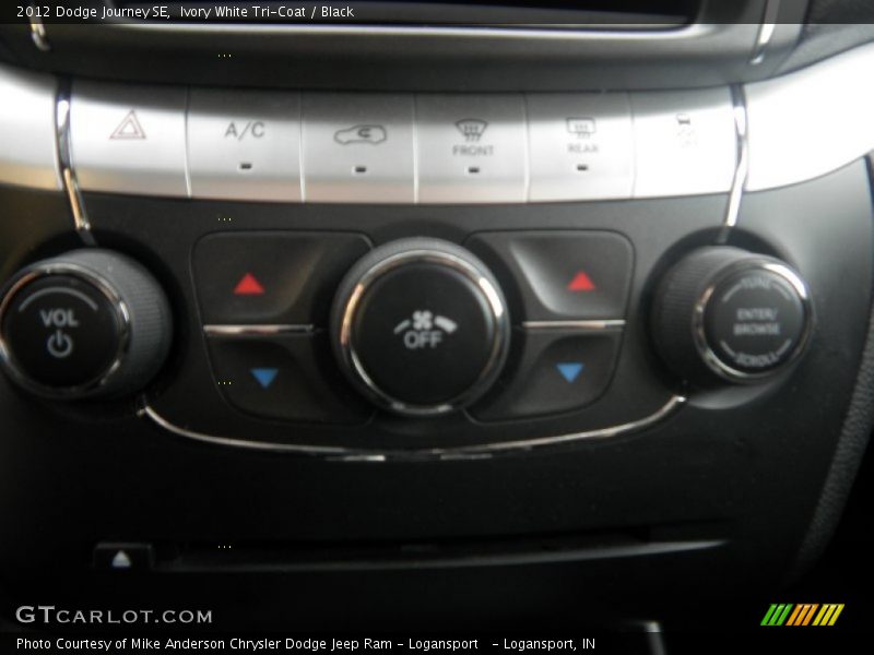 Ivory White Tri-Coat / Black 2012 Dodge Journey SE