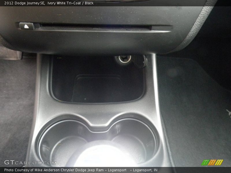 Ivory White Tri-Coat / Black 2012 Dodge Journey SE
