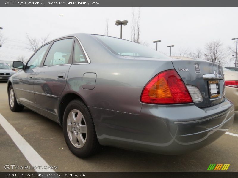 Woodland Green Pearl / Ivory 2001 Toyota Avalon XL