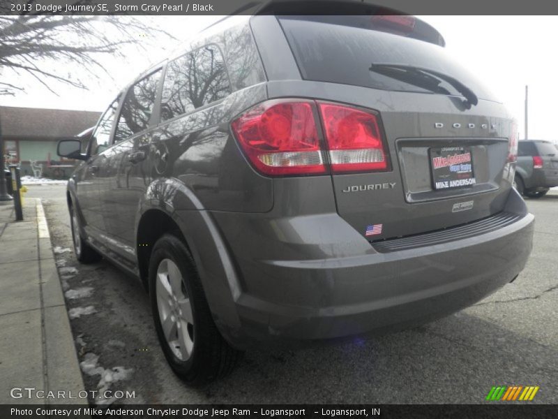 Storm Gray Pearl / Black 2013 Dodge Journey SE