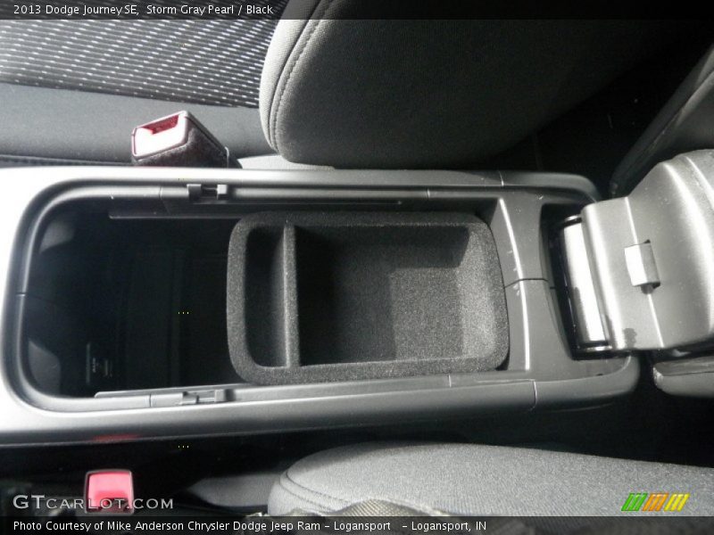 Storm Gray Pearl / Black 2013 Dodge Journey SE