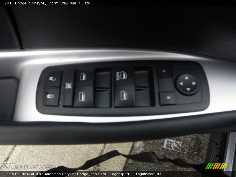 Storm Gray Pearl / Black 2013 Dodge Journey SE