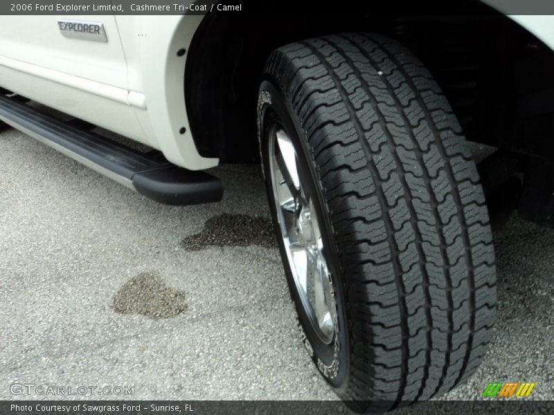 Cashmere Tri-Coat / Camel 2006 Ford Explorer Limited