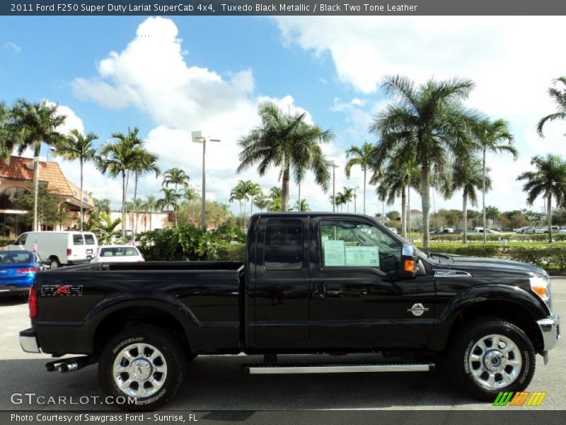 Tuxedo Black Metallic / Black Two Tone Leather 2011 Ford F250 Super Duty Lariat SuperCab 4x4