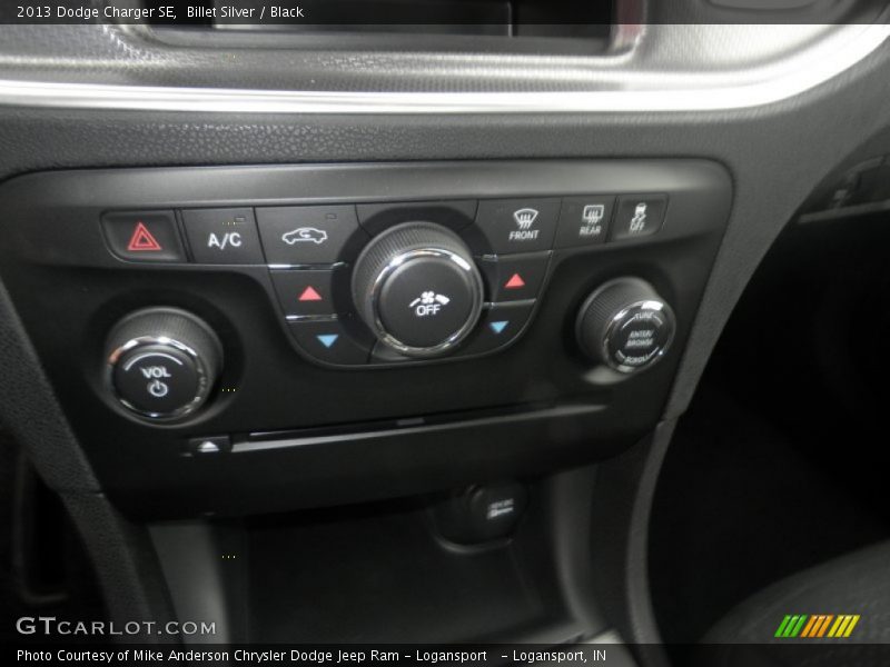 Billet Silver / Black 2013 Dodge Charger SE