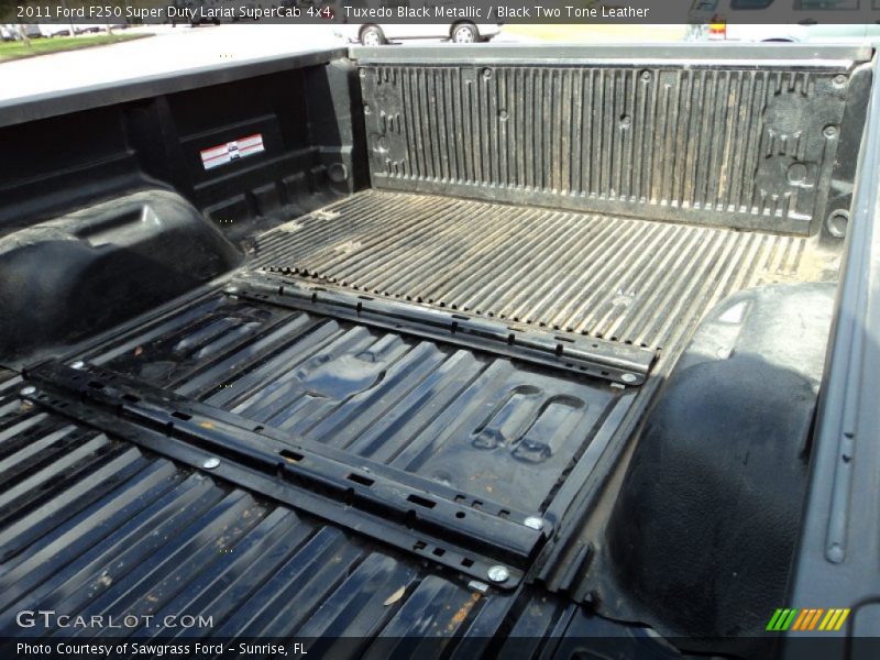 Tuxedo Black Metallic / Black Two Tone Leather 2011 Ford F250 Super Duty Lariat SuperCab 4x4