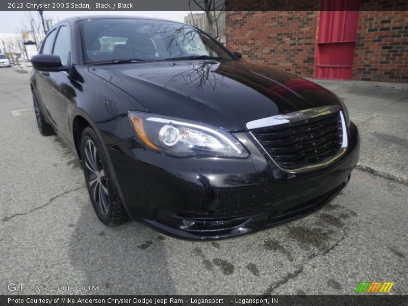 Black / Black 2013 Chrysler 200 S Sedan