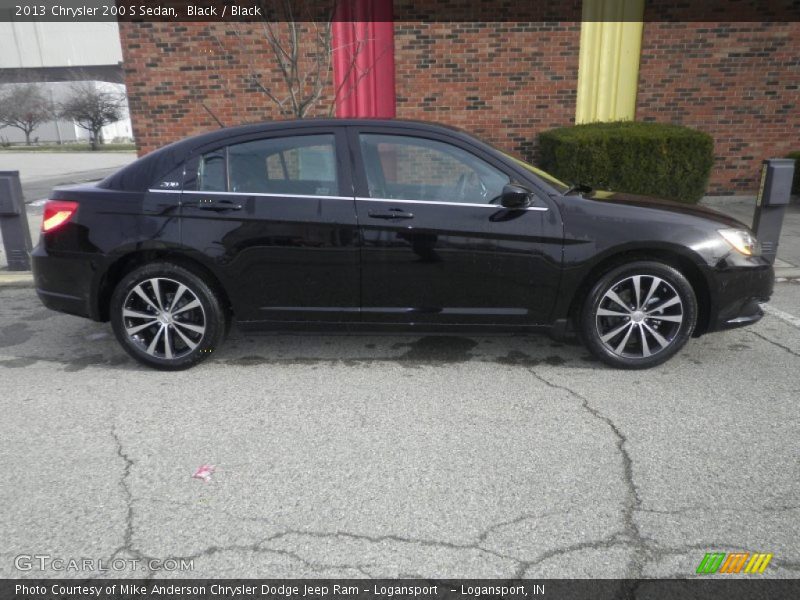 Black / Black 2013 Chrysler 200 S Sedan