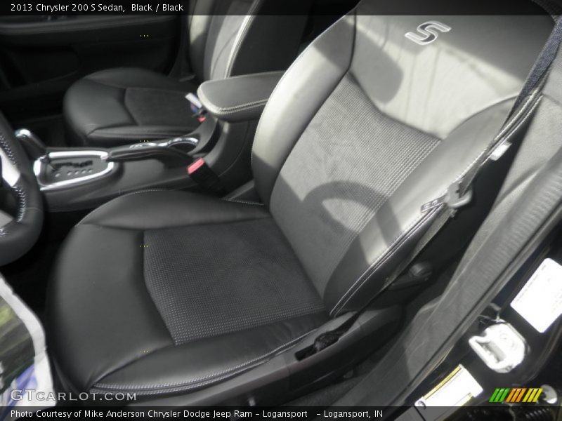Black / Black 2013 Chrysler 200 S Sedan