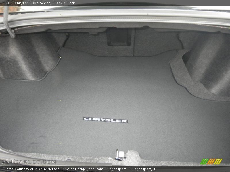 Black / Black 2013 Chrysler 200 S Sedan