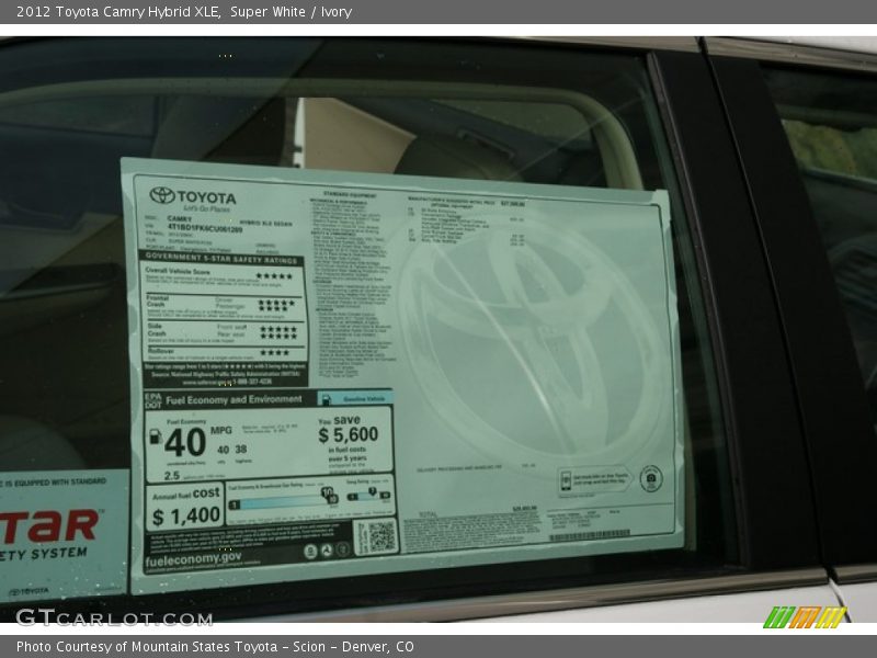 Super White / Ivory 2012 Toyota Camry Hybrid XLE