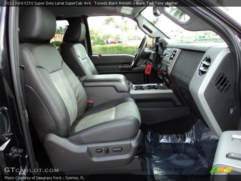 Tuxedo Black Metallic / Black Two Tone Leather 2011 Ford F250 Super Duty Lariat SuperCab 4x4