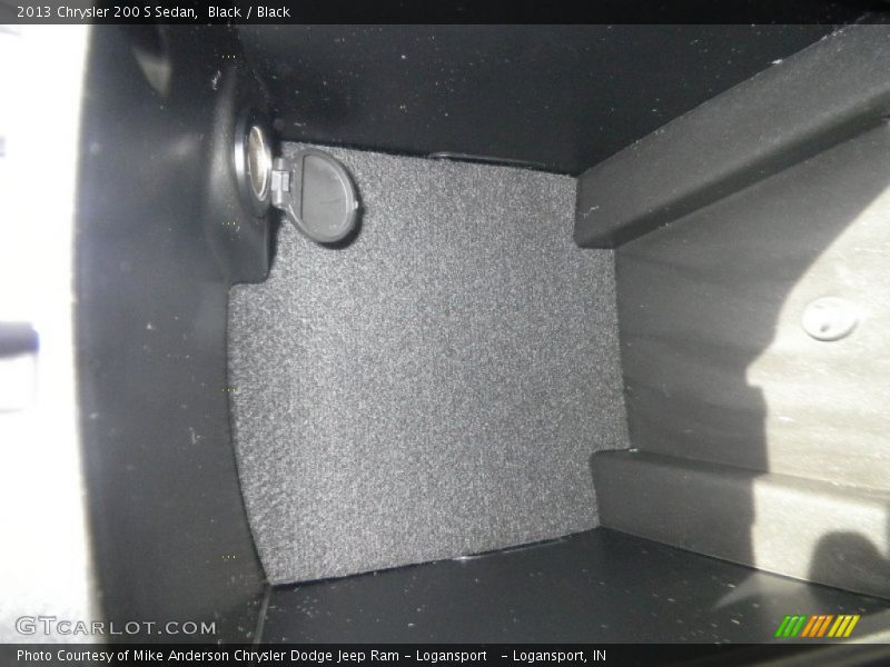 Black / Black 2013 Chrysler 200 S Sedan