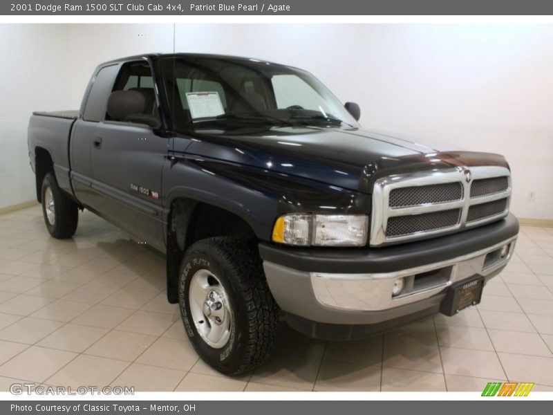 Front 3/4 View of 2001 Ram 1500 SLT Club Cab 4x4