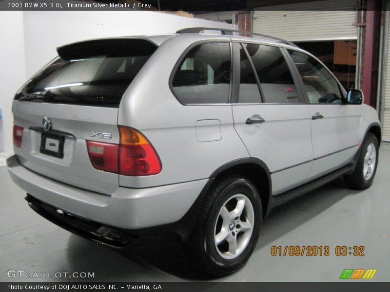 Titanium Silver Metallic / Grey 2001 BMW X5 3.0i