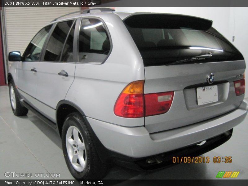 Titanium Silver Metallic / Grey 2001 BMW X5 3.0i