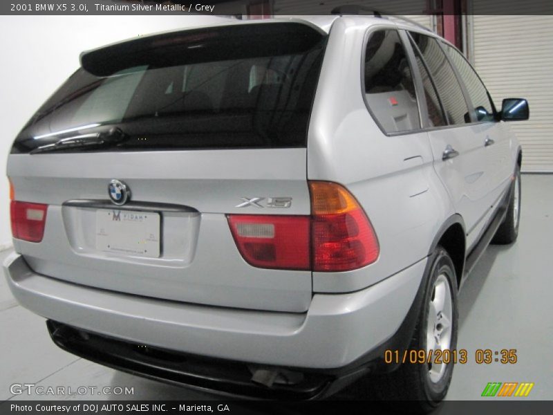 Titanium Silver Metallic / Grey 2001 BMW X5 3.0i